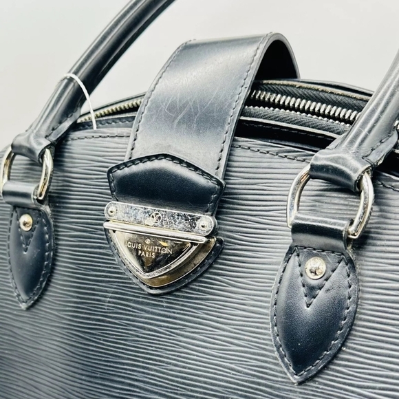 LOUIS VUITTON Black Epi Leather Pont Neuf Handbag - Picture 4 of 16